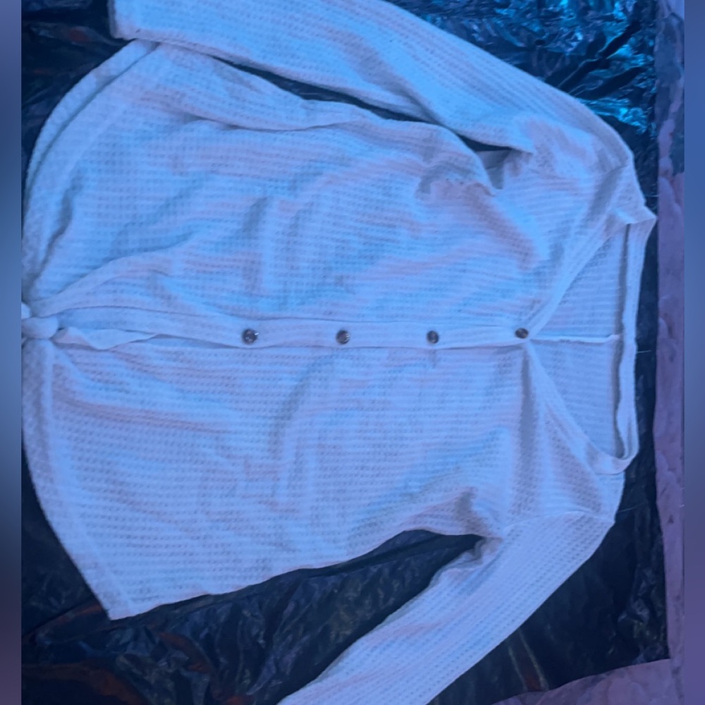 Small women’s white shirt